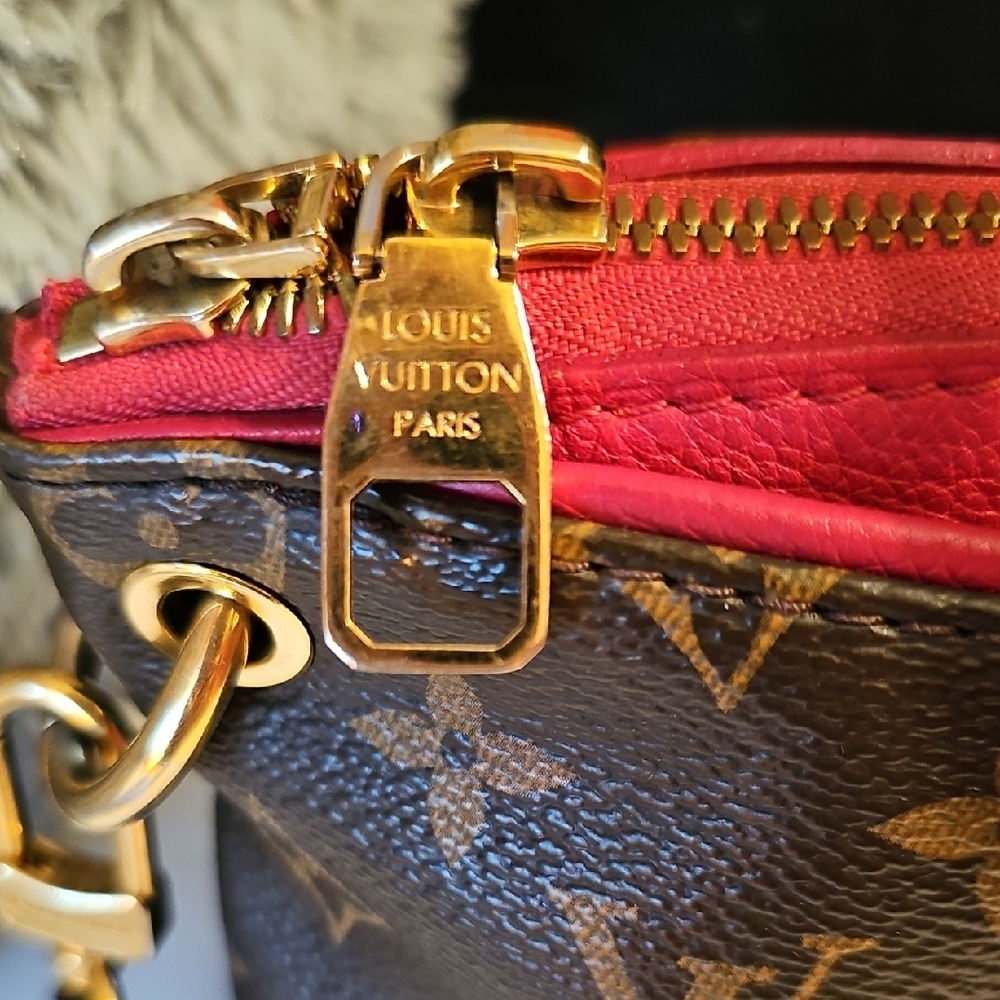 Authentic Louis Vuitton Brown Monogram Shoulder Bag with Red Interior - Picture 2 of 14
